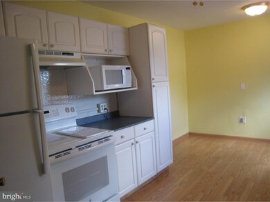 5203 Arrowhead Ln, Drexel Hill, PA 19026 - photo 6