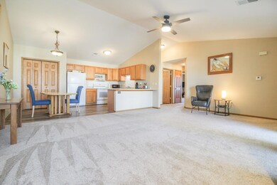 1612 Commonwealth Dr unit 8, Fort Atkinson, WI 53538 - photo 7
