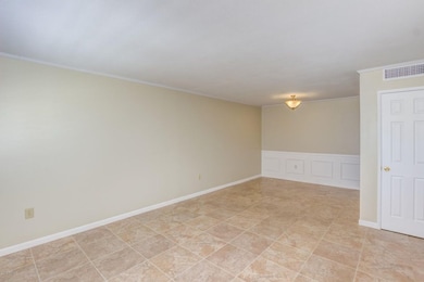 10896 W Santa fe Dr, Sun City, AZ 85351 - photo 6