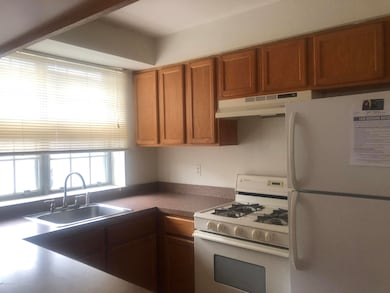 65 Elmwood Park Dr unit 19, Staten Island, NY 10314 - photo 2