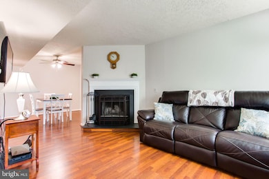 14000B Grumble Jones Ct, Centreville, VA 20121 - photo 3