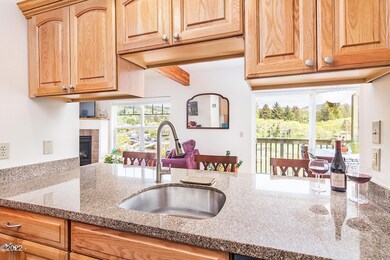 425 SE Shell Ave #3