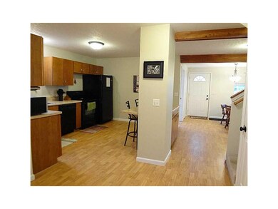 1219 8th St NW, Cedar Rapids, IA 52405 - photo 4