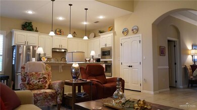 3900 Hummingbird Ln, Mission, TX 78572 - photo 6