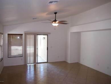 Vaulted Greatroom w/ New 52' Ceiling Fan