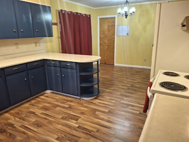 2301 Bateman Ave, Hastings, NE 68901 - photo 5