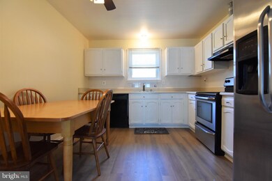 202 Glen Rd, Pasadena, MD 21122 - photo 4