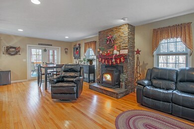 458 Reed St, Warren, MA 01083 - photo 3