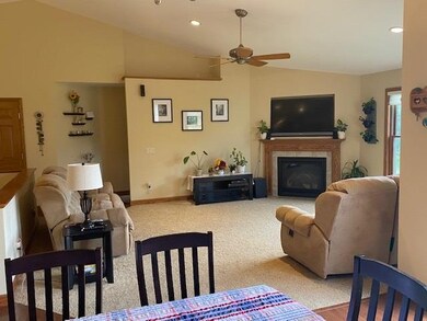 2881 Crinkle Root Dr, Fitchburg, WI 53711 - photo 3