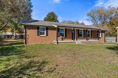 212 Westside Dr, Tullahoma, TN 37388 - photo 4