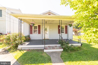 113 W 6th Ave, Ranson, WV 25438 - photo 5