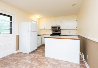 5402 Cranwood Ln, Louisville, KY 40291 - photo 7