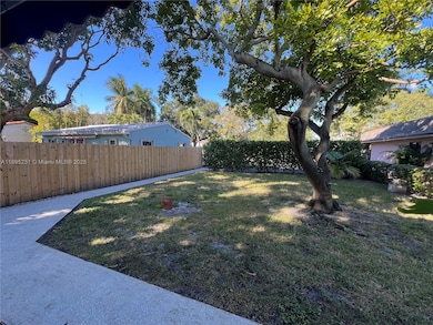 1534 Monroe St unit 2, Hollywood, FL 33020 - photo 6