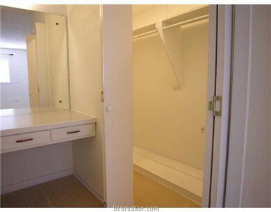 1222 S Ridgefield Cir, College Station, TX 77840 - photo 7