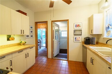 20 Glendale Ave, Providence, RI 02906 - photo 4