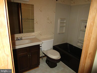 25334 Cherry Ln, Cascade, MD 21719 - photo 6