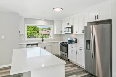 18014 Chantilly Ln, Hazel Crest, IL 60429 - photo 2