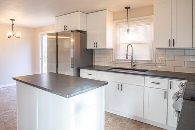 63 Phelps St, Easthampton, MA 01027 - photo 5