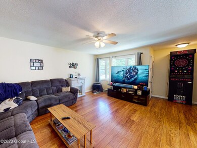 LIVINGROOM1