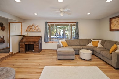 Living room 5