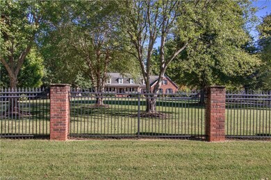 146 Chantilly Ln, Statesville, NC 28625 - photo 3