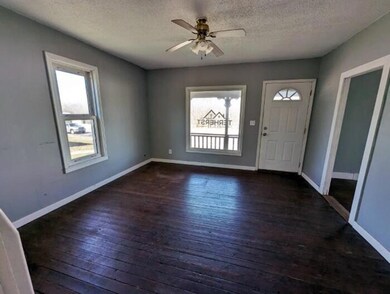 living room  (2)