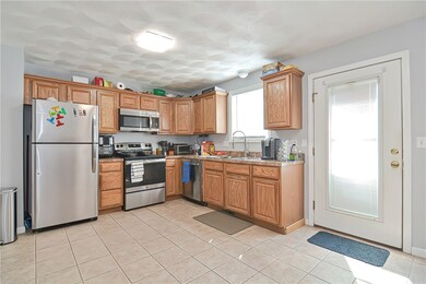 145 S Bend St, Pawtucket, RI 02860 - photo 7