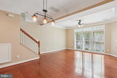 633 Cedar Spring St, Gaithersburg, MD 20877 - photo 2