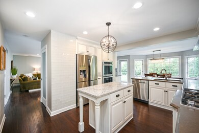 1523 Wadsworth Rd, Wheaton, IL 60189 - photo 7