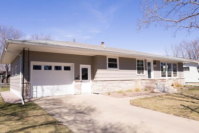 1416 E 4th Ave, Mitchell, SD 57301 - photo 2