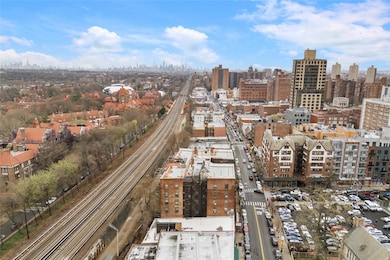 72-34 Austin St unit E3, Forest Hills, NY 11375 - photo 4