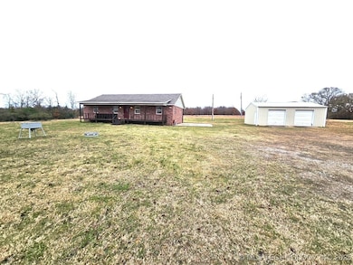 10285 Warren Rd, Henryetta, OK 74437 - photo 2