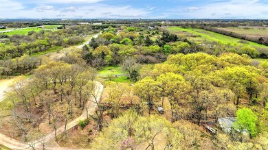 Welcome to 2.8 acres of Texas beauty!