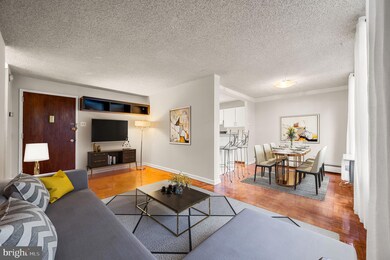 Radnor House unit 210, Bryn Mawr, PA 19010 - photo 3