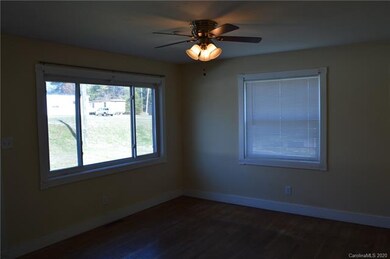 736 Mocksville Hwy, Statesville, NC 28625 - photo 5