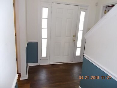 FOYER / ENTRY