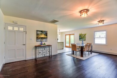 007_Living Room