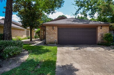 7738 Green Lawn Dr, Houston, TX 77088 - photo 2