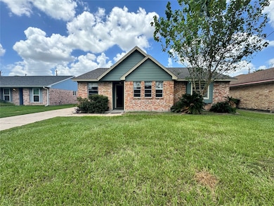 5710 Hoover St, Houston, TX 77092 - photo 2