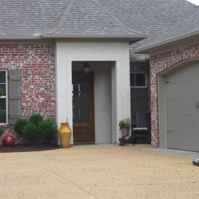 110 Martinique Dr, Madison, MS 39110 - photo 2