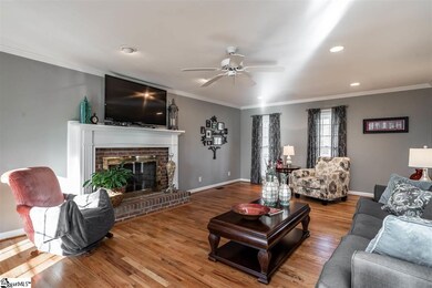 209 Kilburn Ln, Travelers Rest, SC 29690 - photo 5