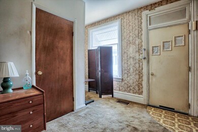 115 E Locust St, Mechanicsburg, PA 17055 - photo 4