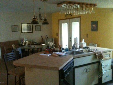 KITCHEN DINING AREA