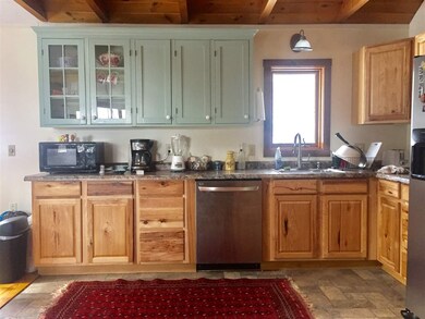 521 Crestwood Rd, Lyndonville, VT 05851 - photo 5