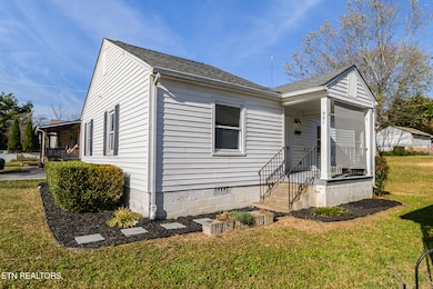 921 Shamrock Ave, Knoxville, TN 37917 - photo 7