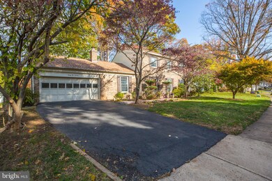 9213 Burnetta Dr, Annandale, VA 22003 - photo 2