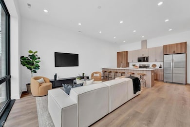 1615 W 13th St unit 200, Chicago, IL 60608 - photo 2