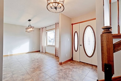 207 10th St NW, Devils Lake, ND 58301 - photo 4