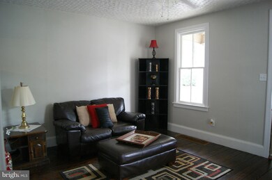 447 S 2nd St, Chambersburg, PA 17201 - photo 2