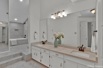 Primary En Suite Bath